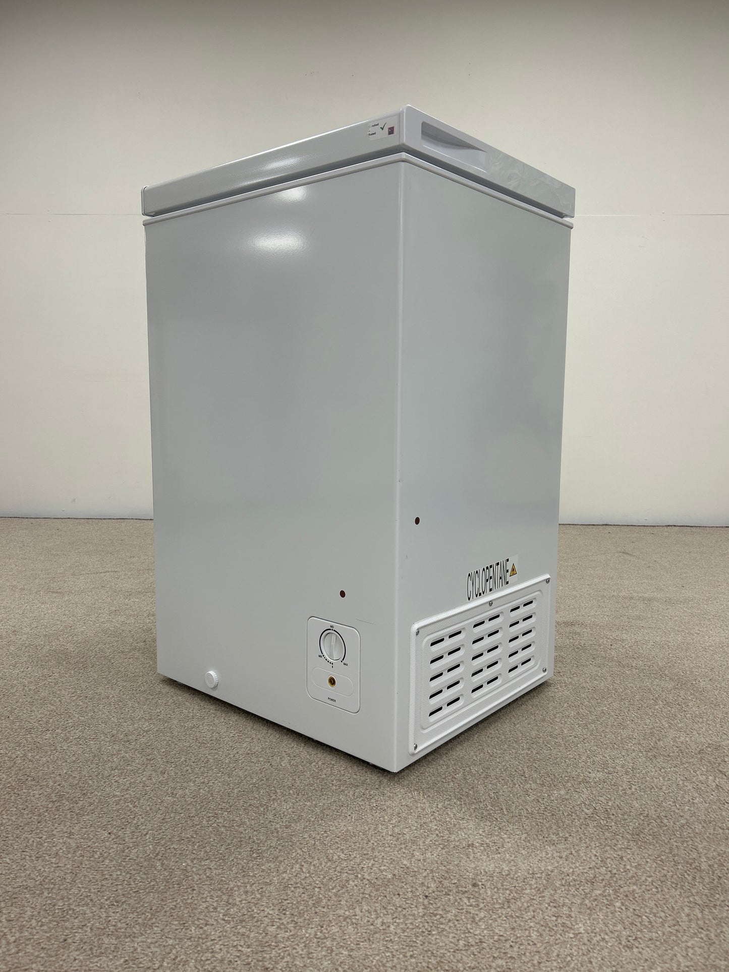 Essentials Chest Freezer