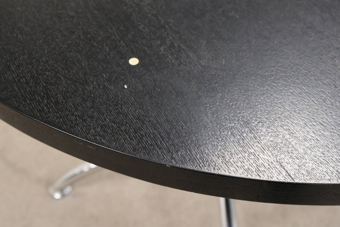 Black Circular Table
