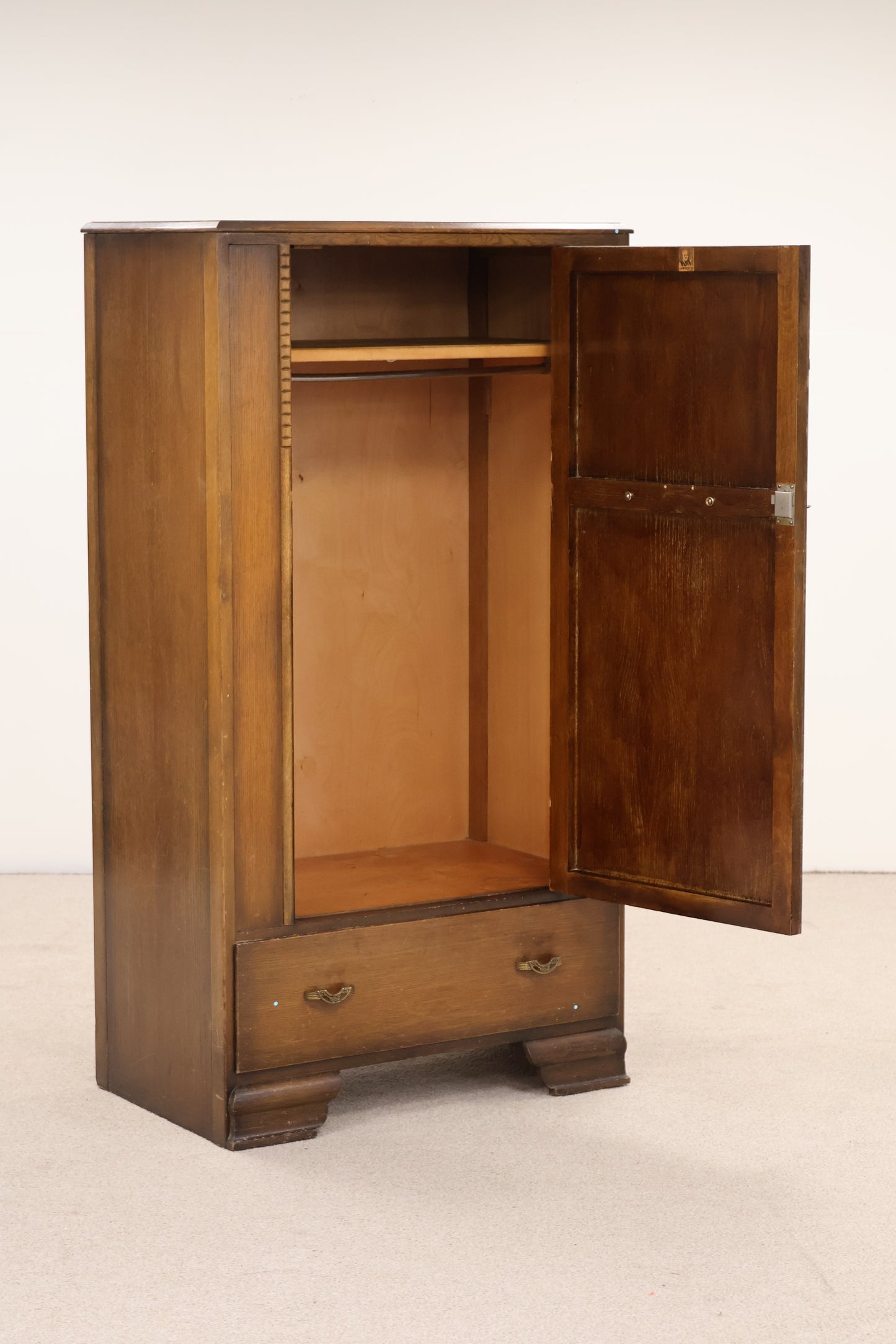 Vintage Wardrobe by Lawrencia