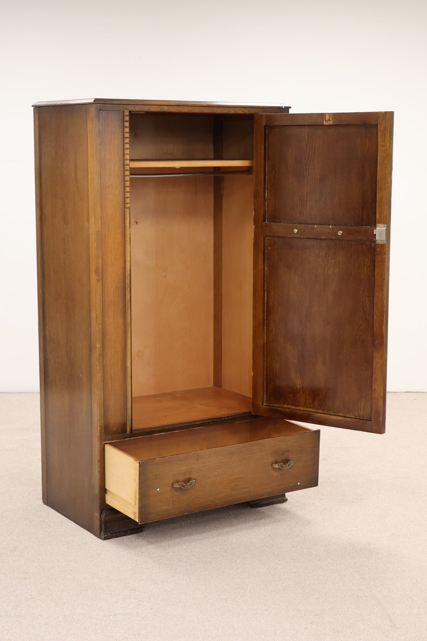 Vintage Wardrobe by Lawrencia