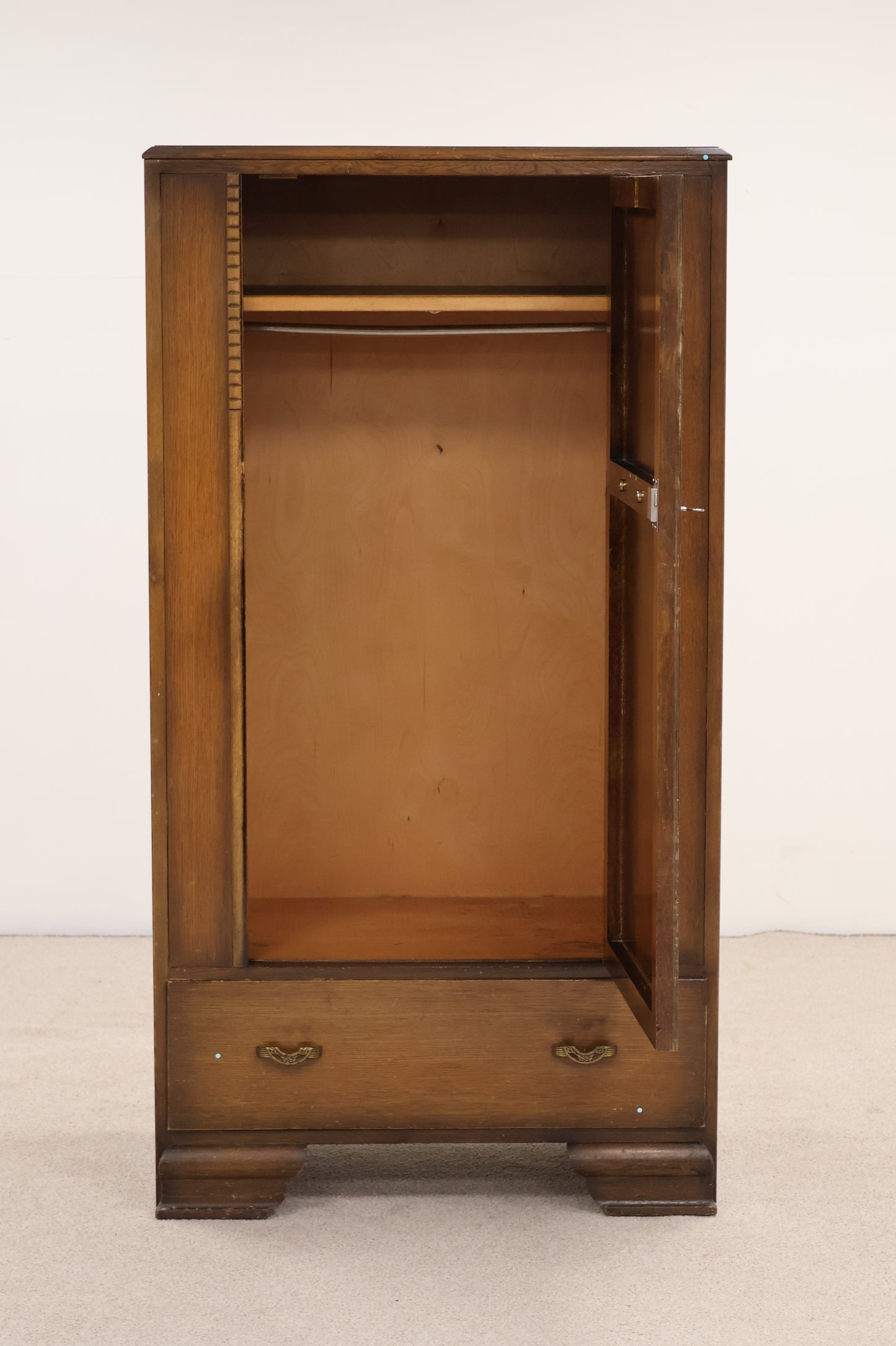Vintage Wardrobe by Lawrencia