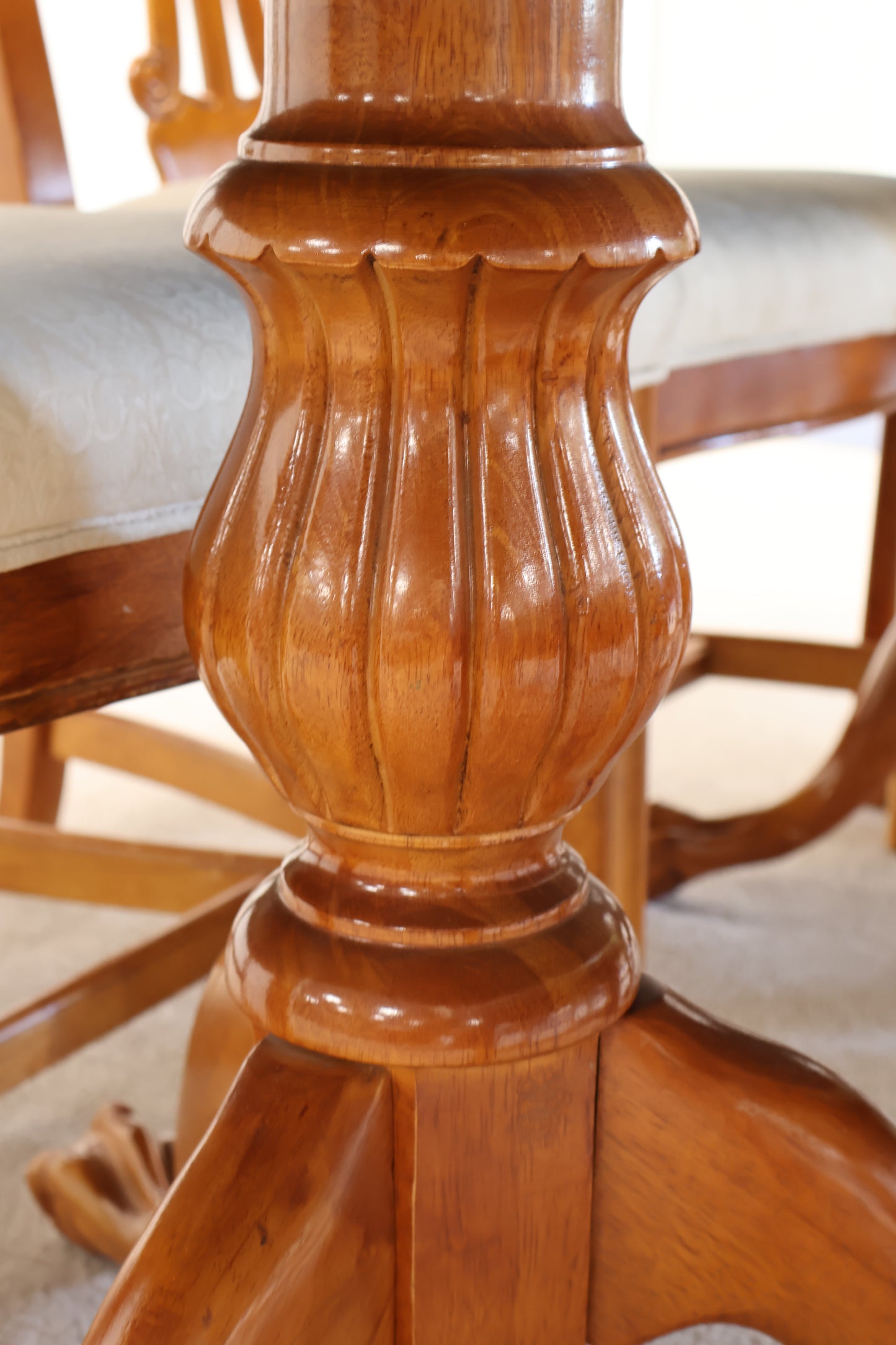 Maplewood Dining Table and Chairs