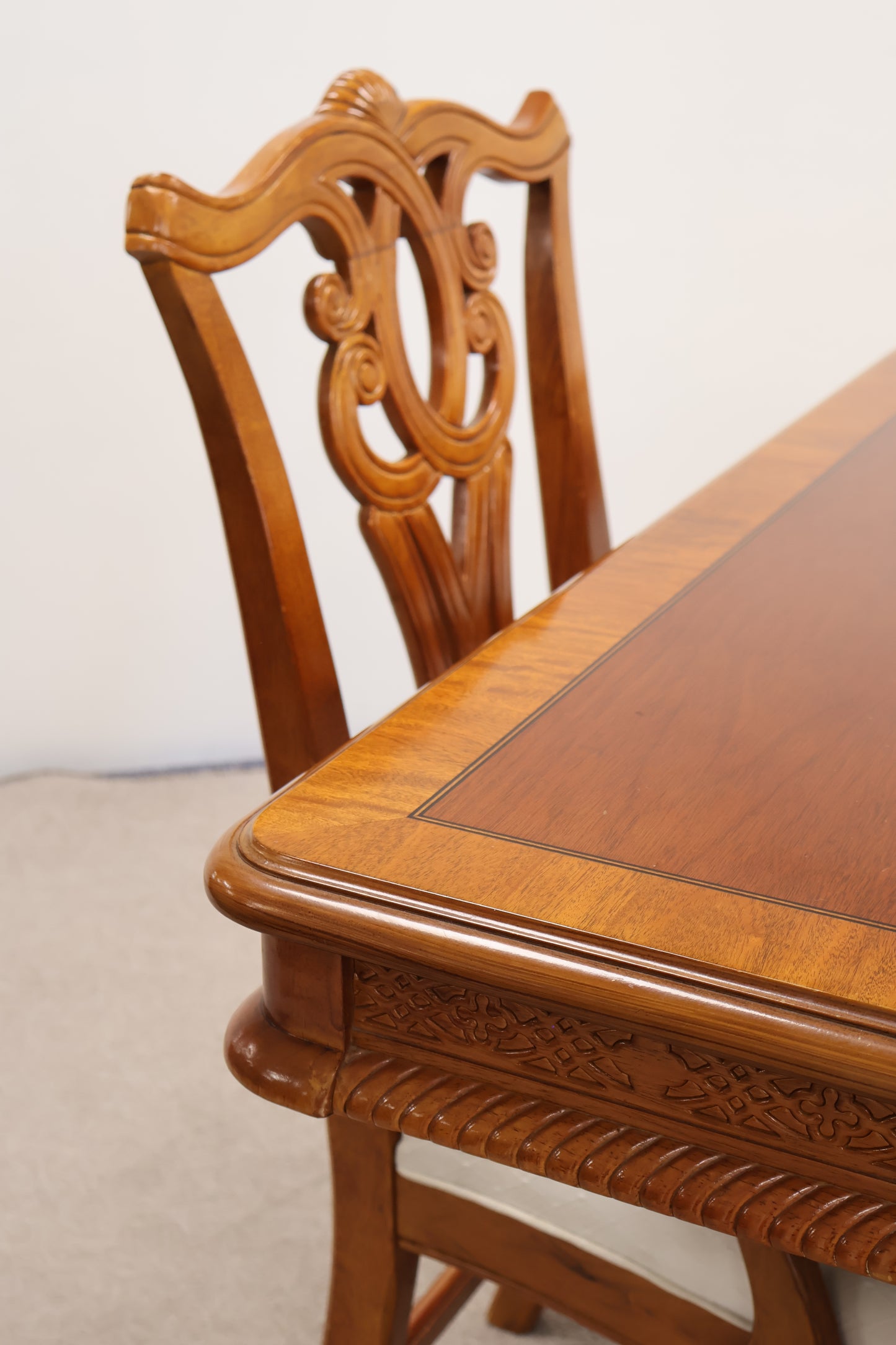 Maplewood Dining Table and Chairs