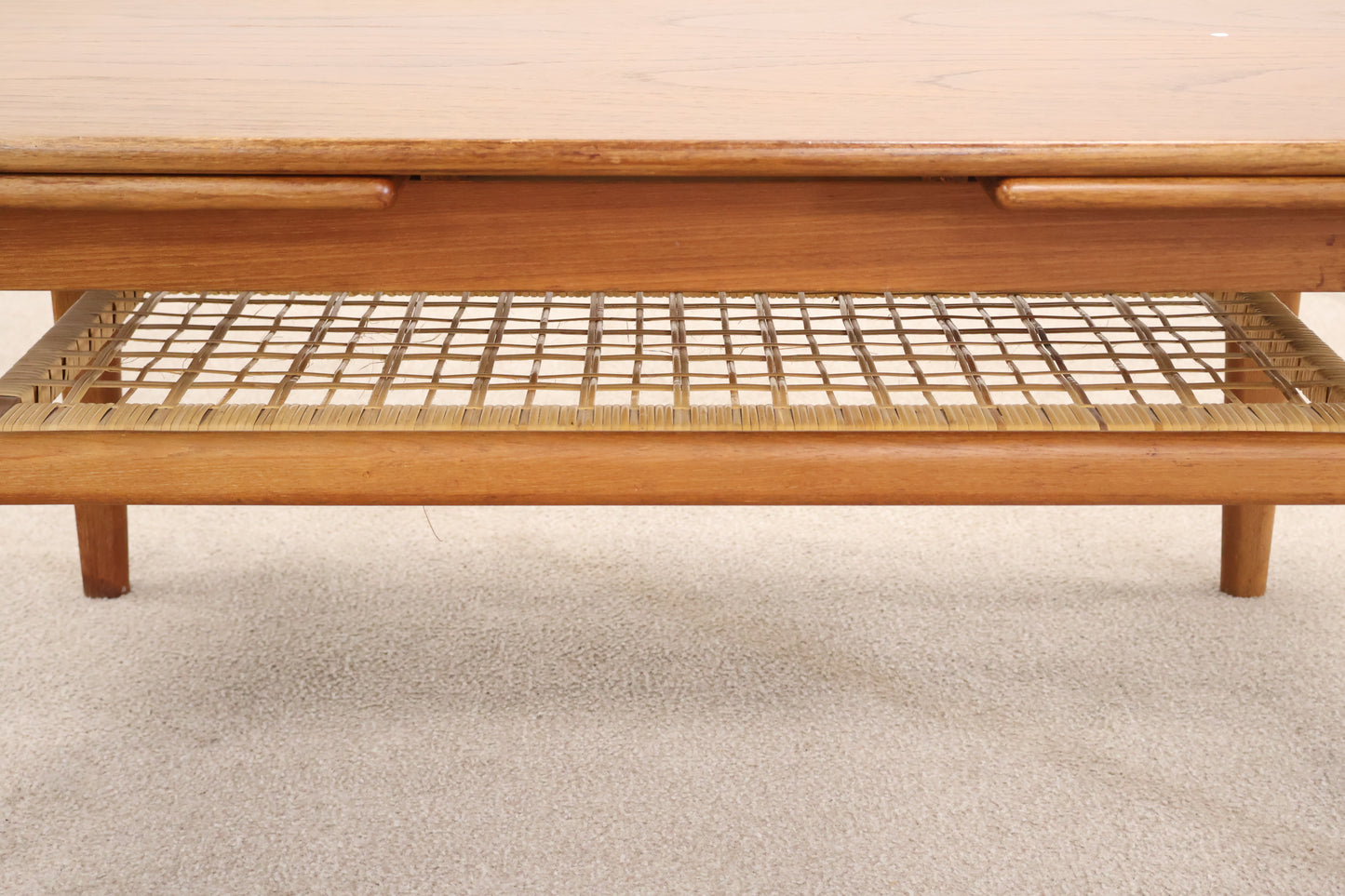 Extendable Coffee Table