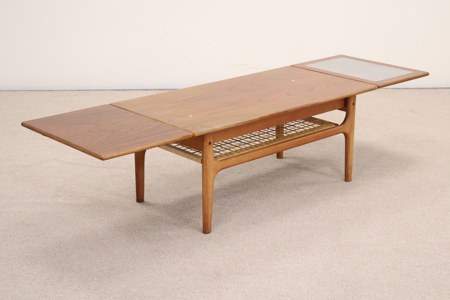 Extendable Coffee Table