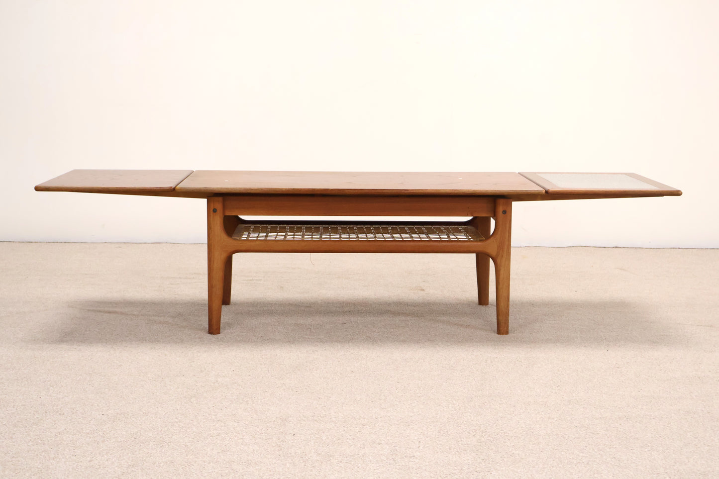 Extendable Coffee Table