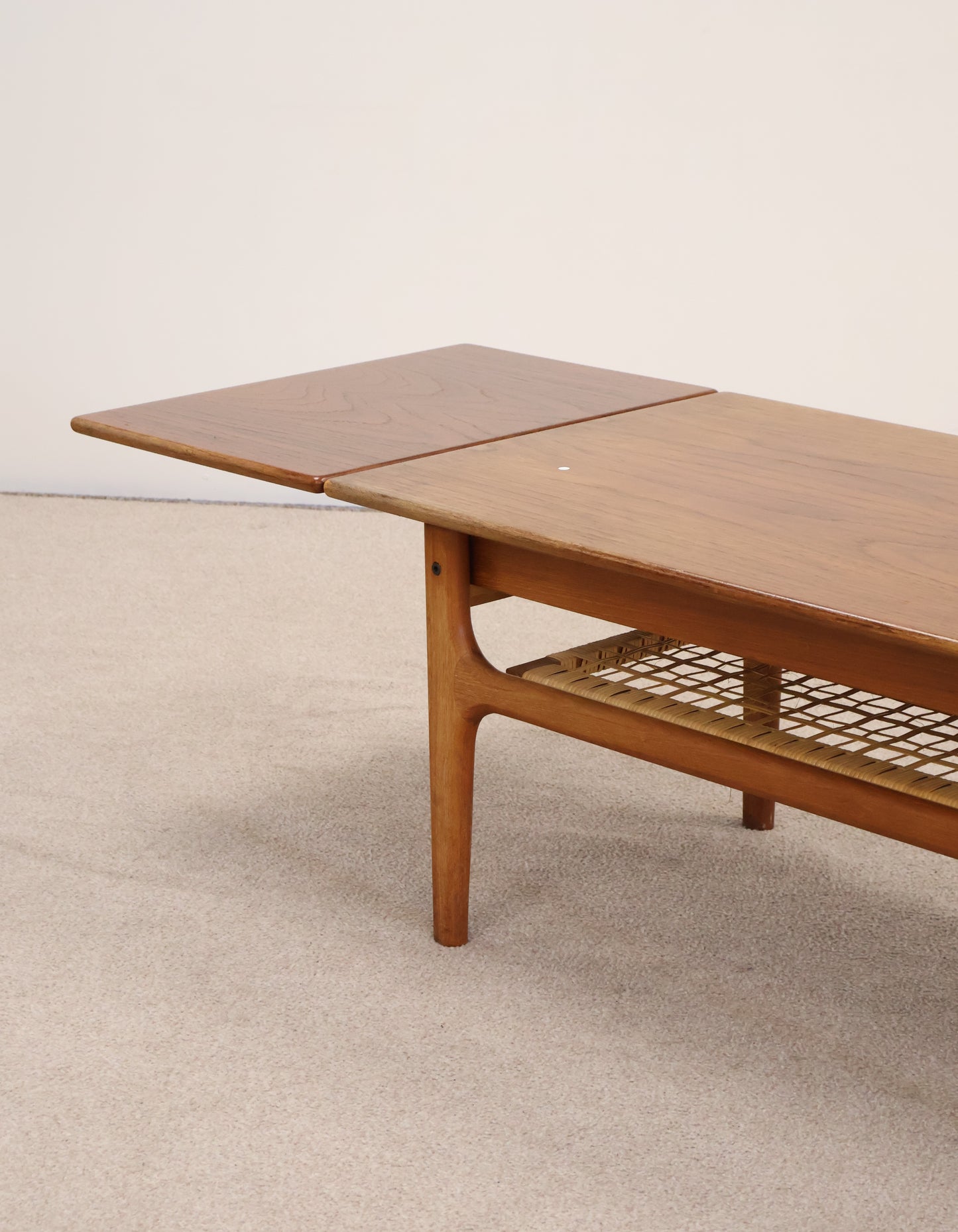 Extendable Coffee Table