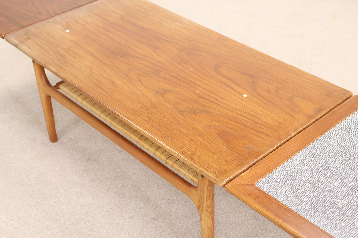 Extendable Coffee Table