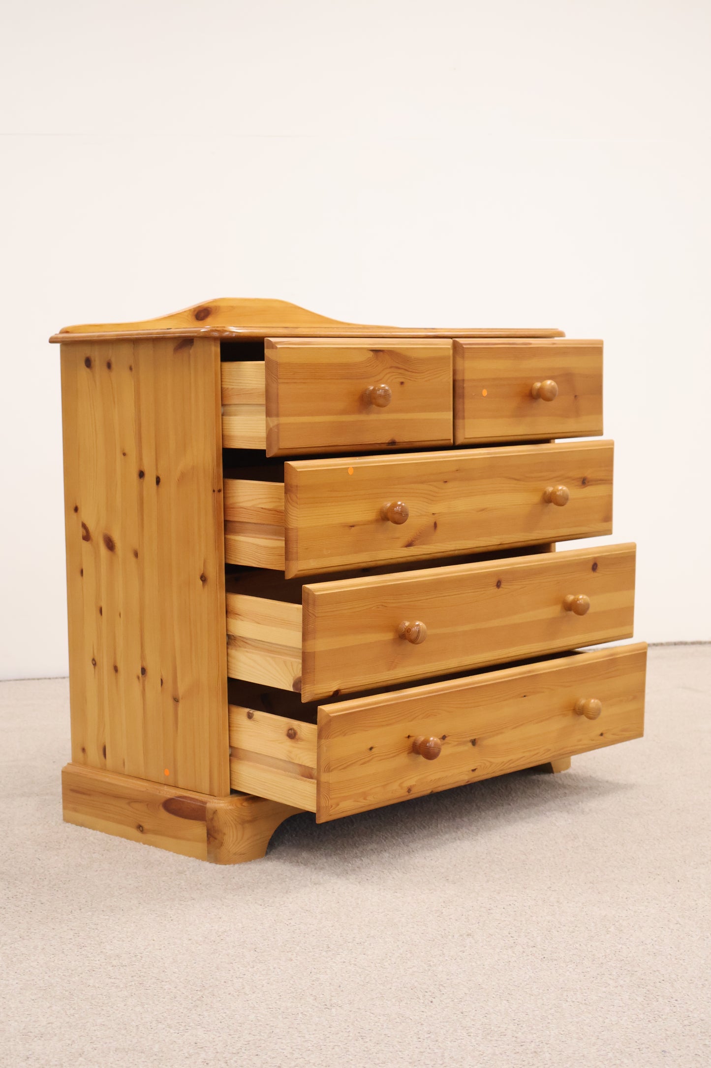 Pine Chest of Drawers