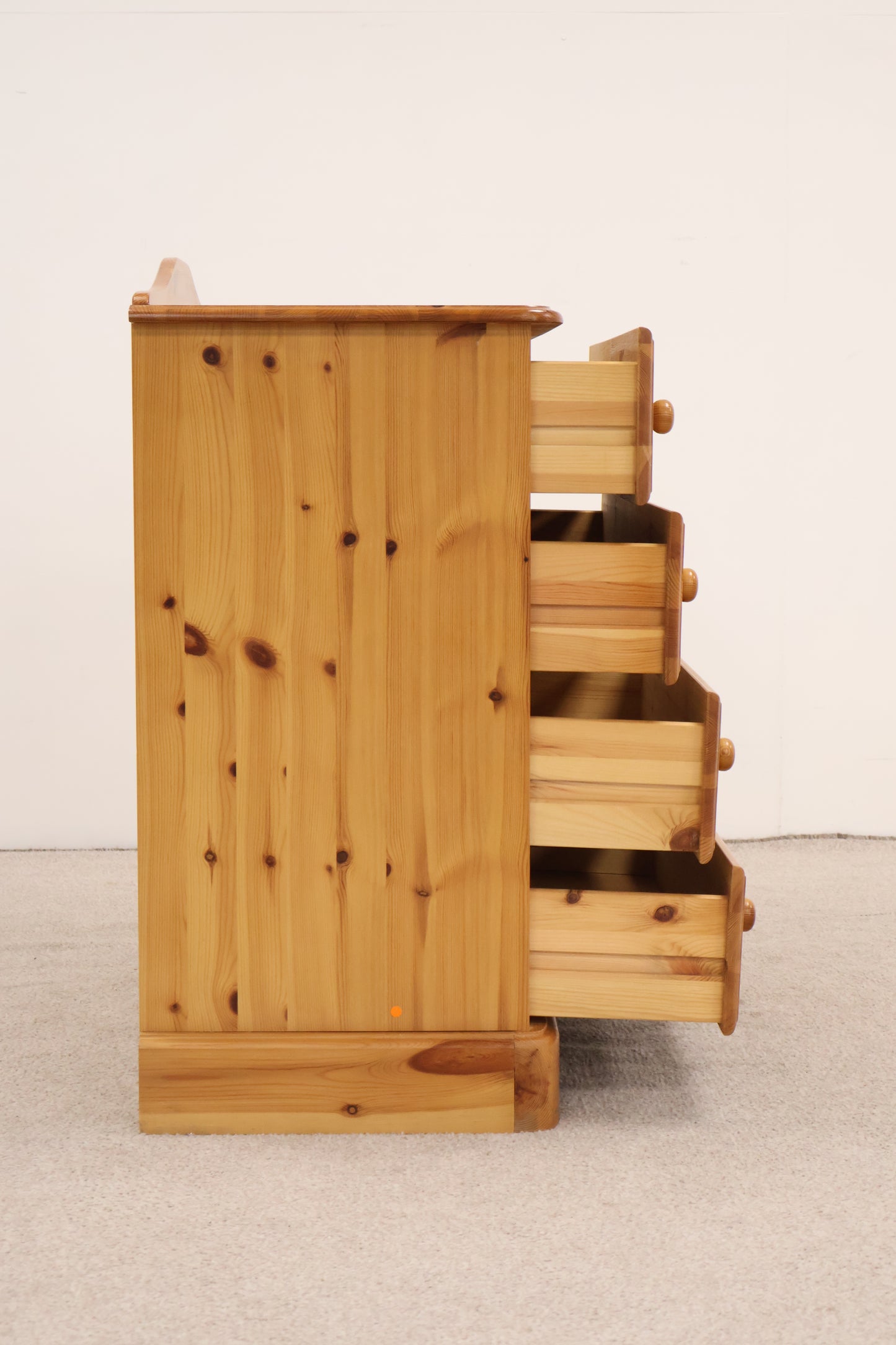 Pine Chest of Drawers