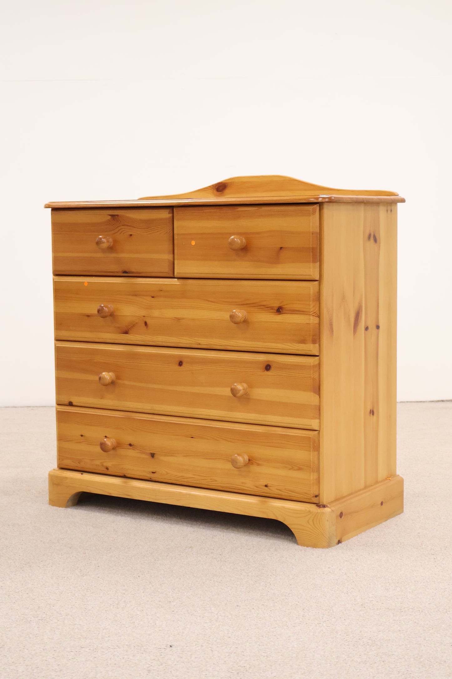 Pine Chest of Drawers
