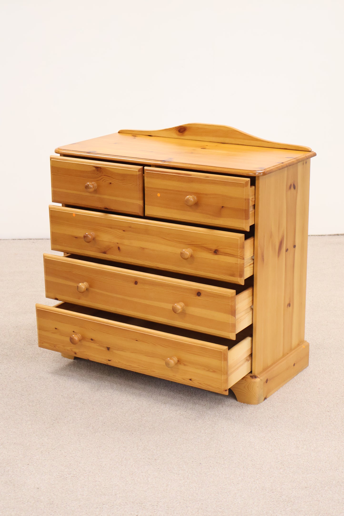 Pine Chest of Drawers