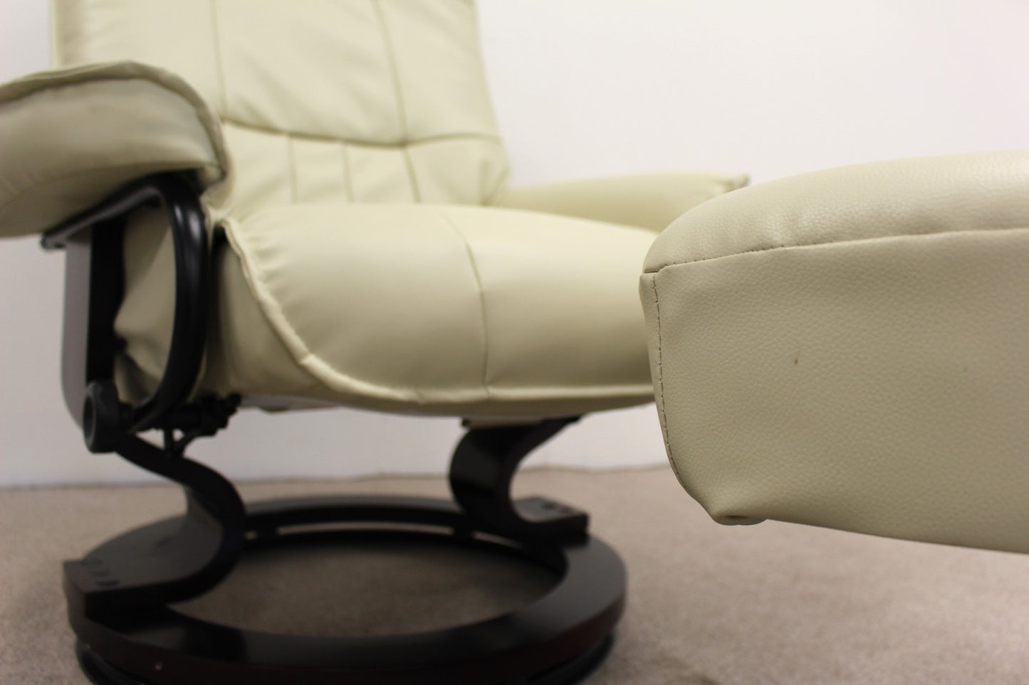 Crème Recliner with Foot Stool