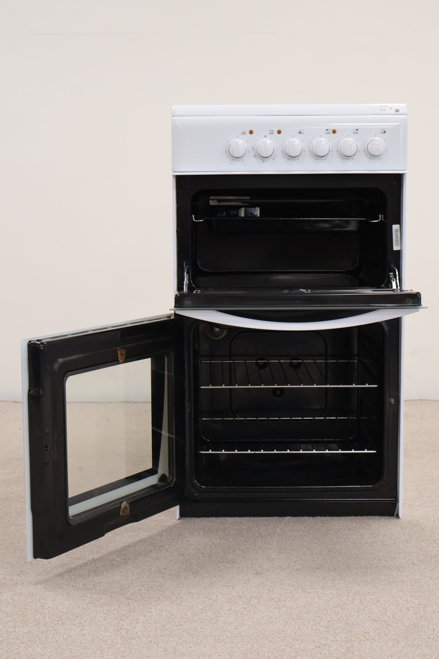 Cooker by Indesit