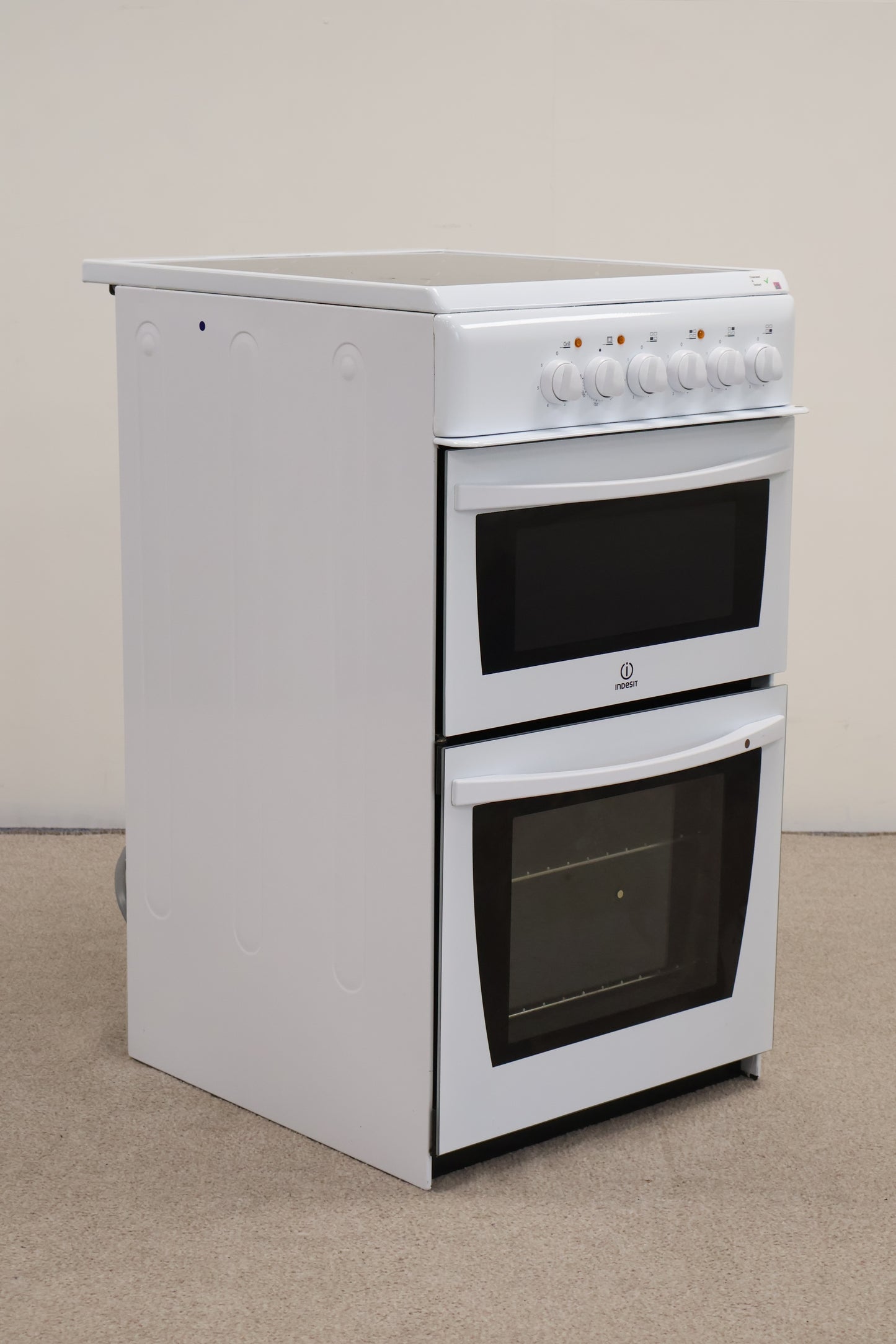 Cooker by Indesit