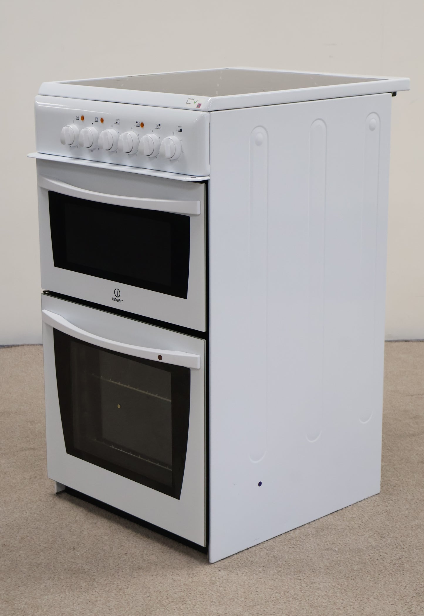 Cooker by Indesit