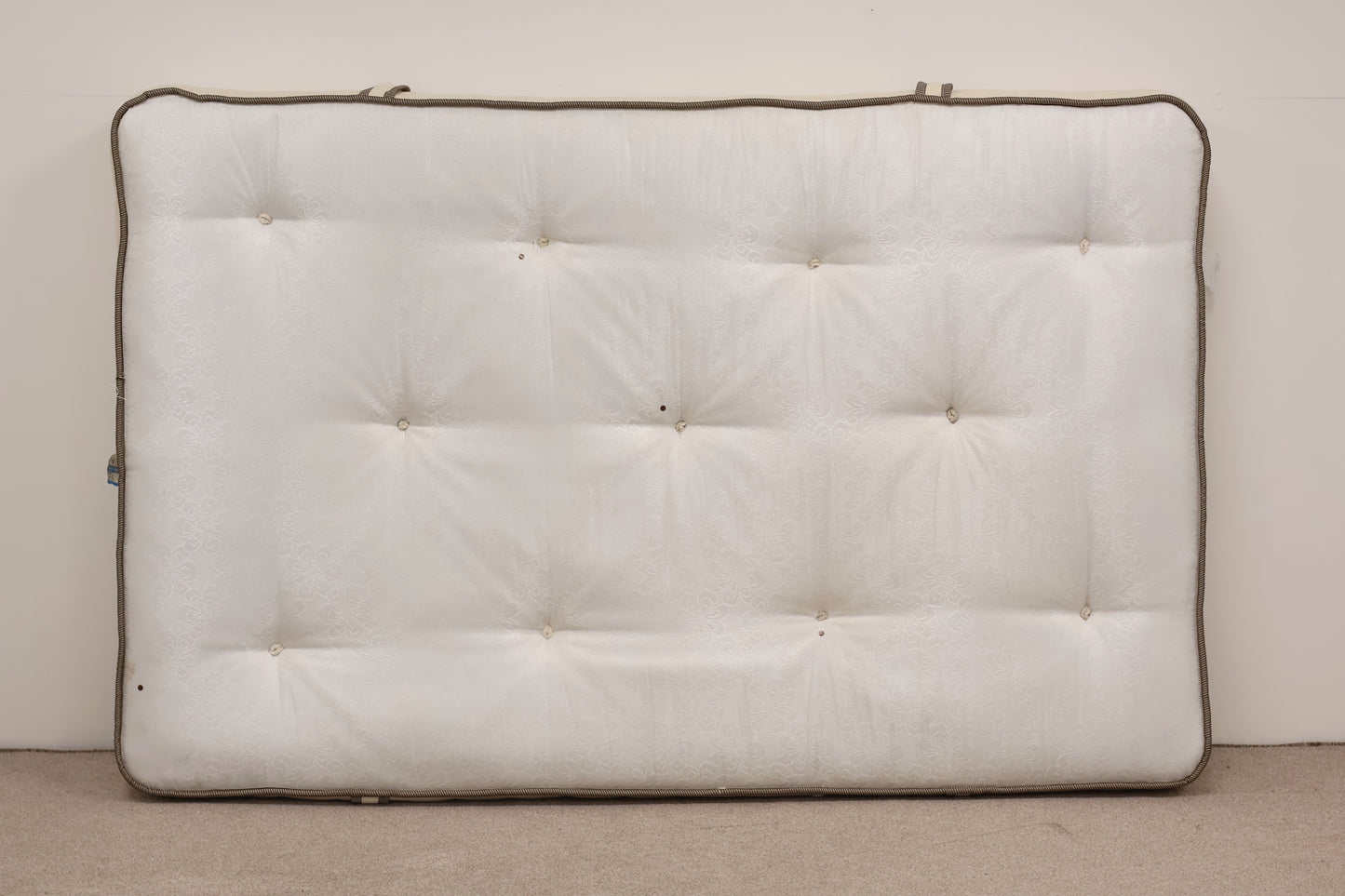 Sanitised Small Double Mattress 2000 Pocket