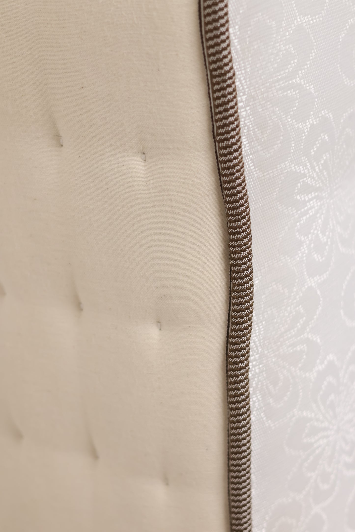Sanitised Small Double Mattress 2000 Pocket