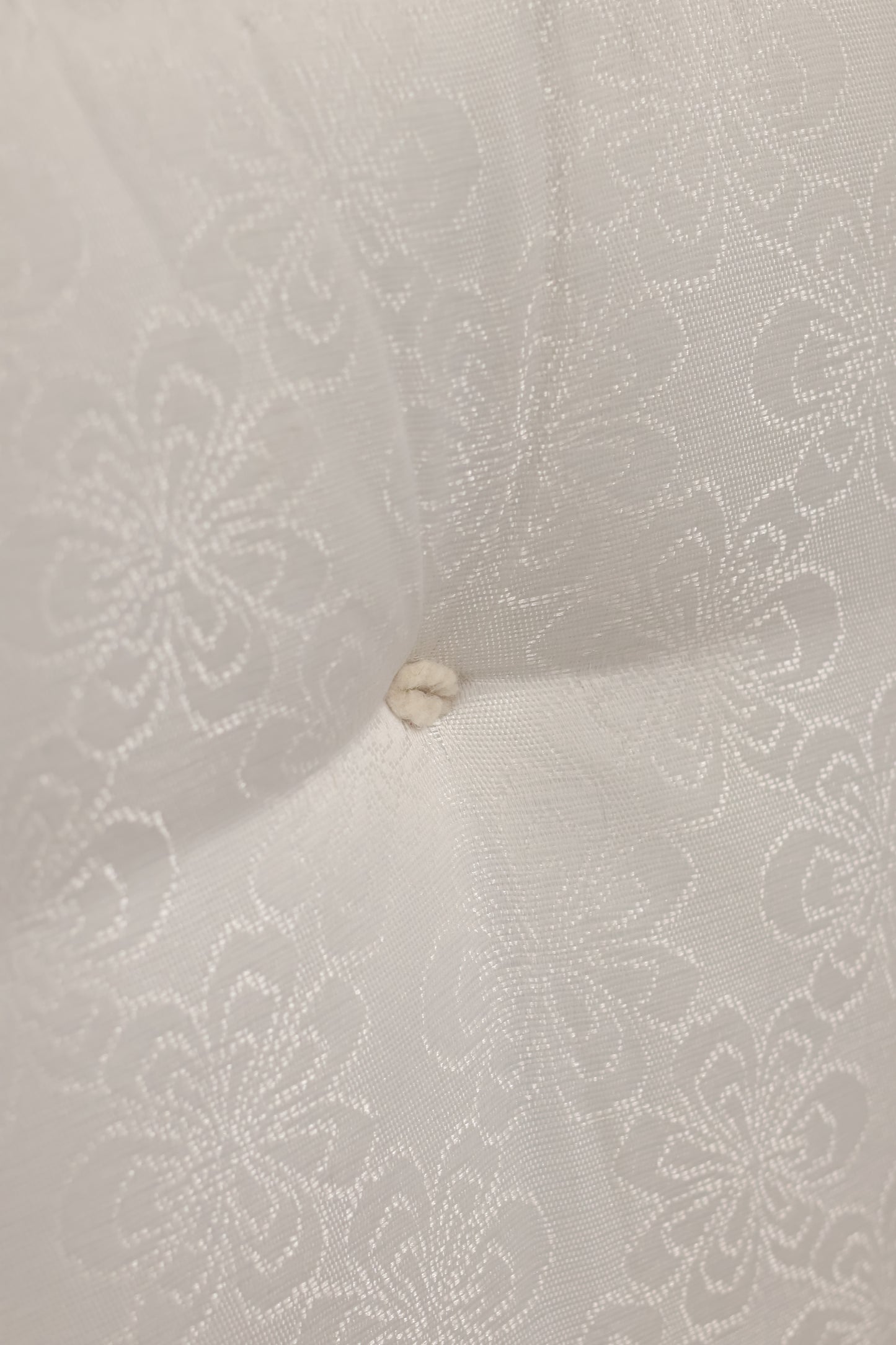 Sanitised Small Double Mattress 2000 Pocket