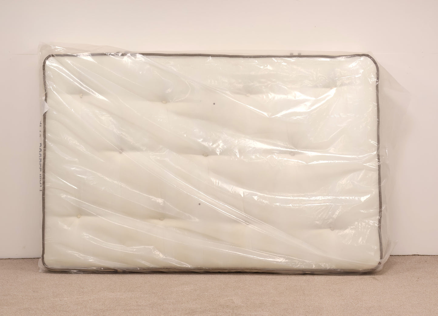 Sanitised Small Double Mattress 2000 Pocket