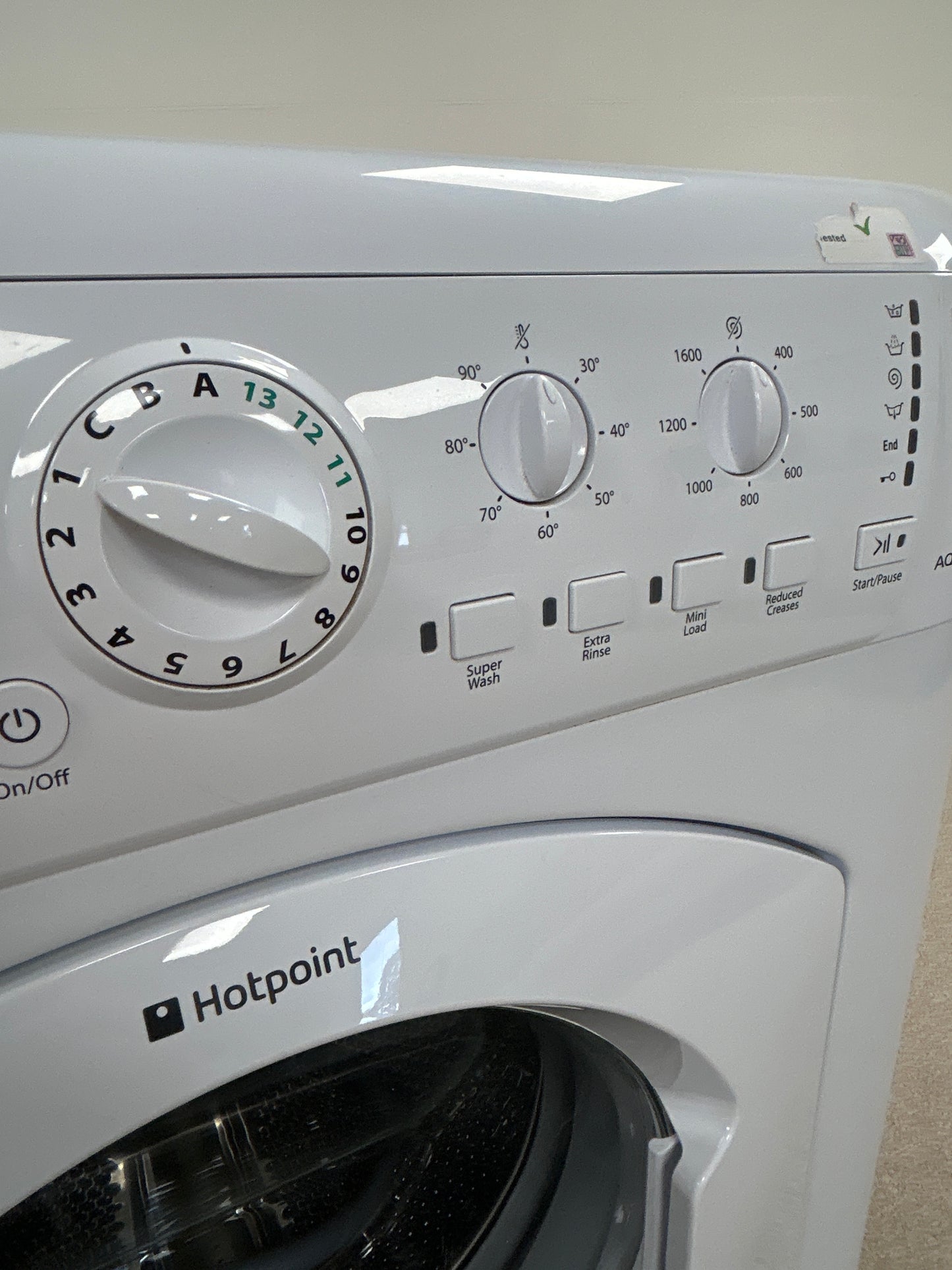 Washing Machine by Hotpoint