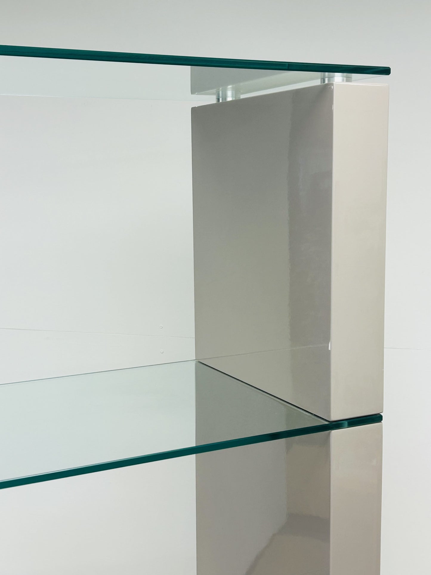 High Gloss Display Unit