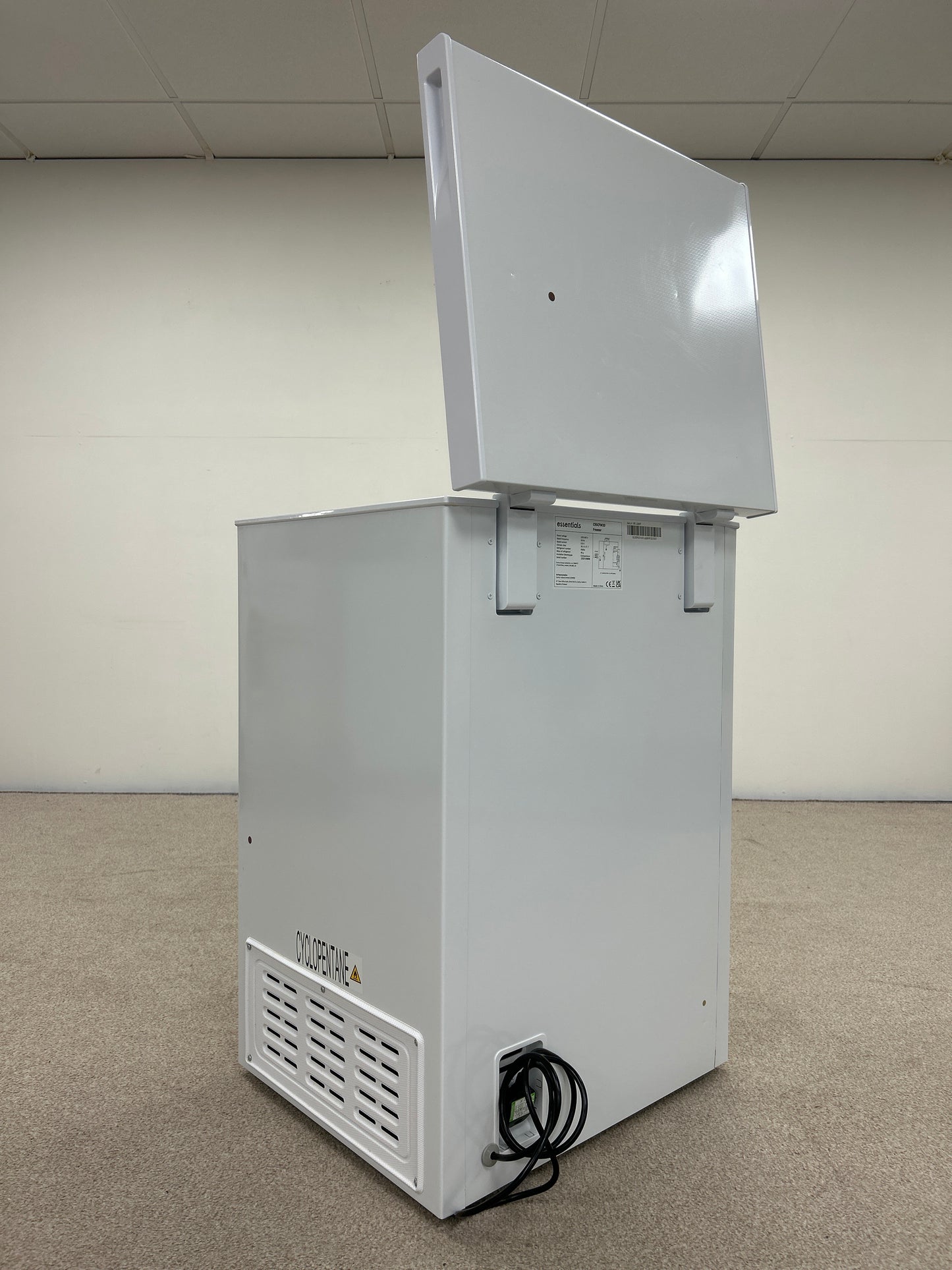 Essentials Chest Freezer