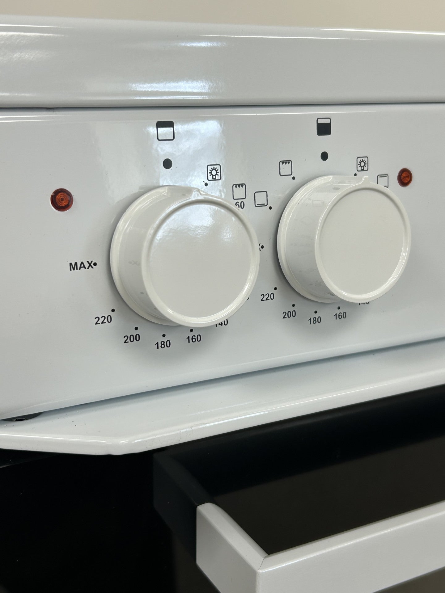 Cooker by Statesman