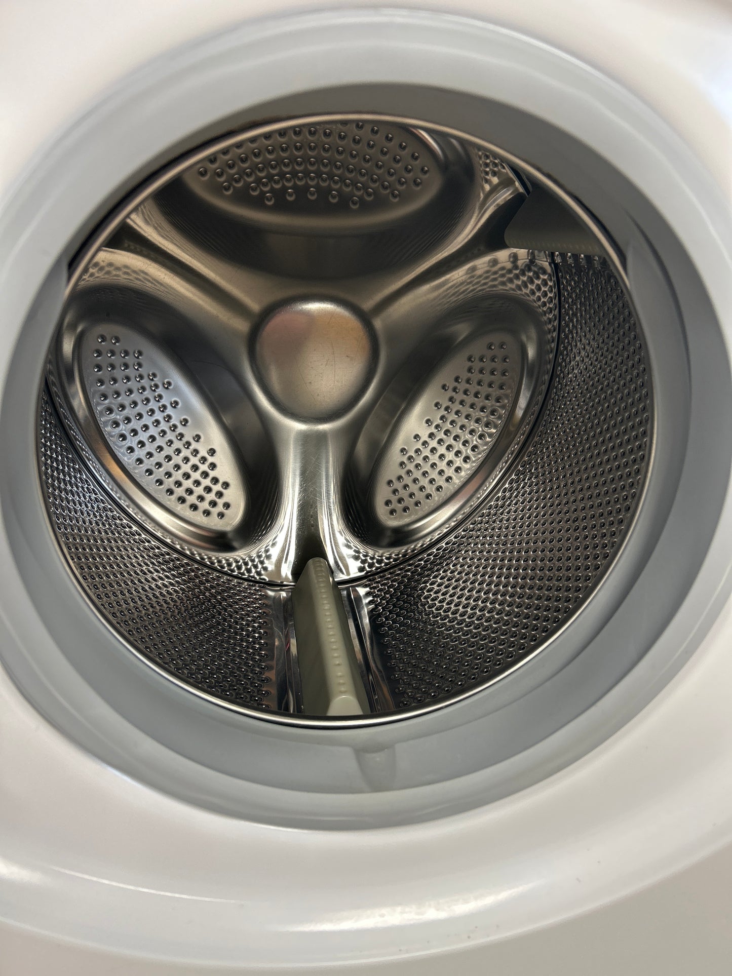 Washing Machine by Hotpoint