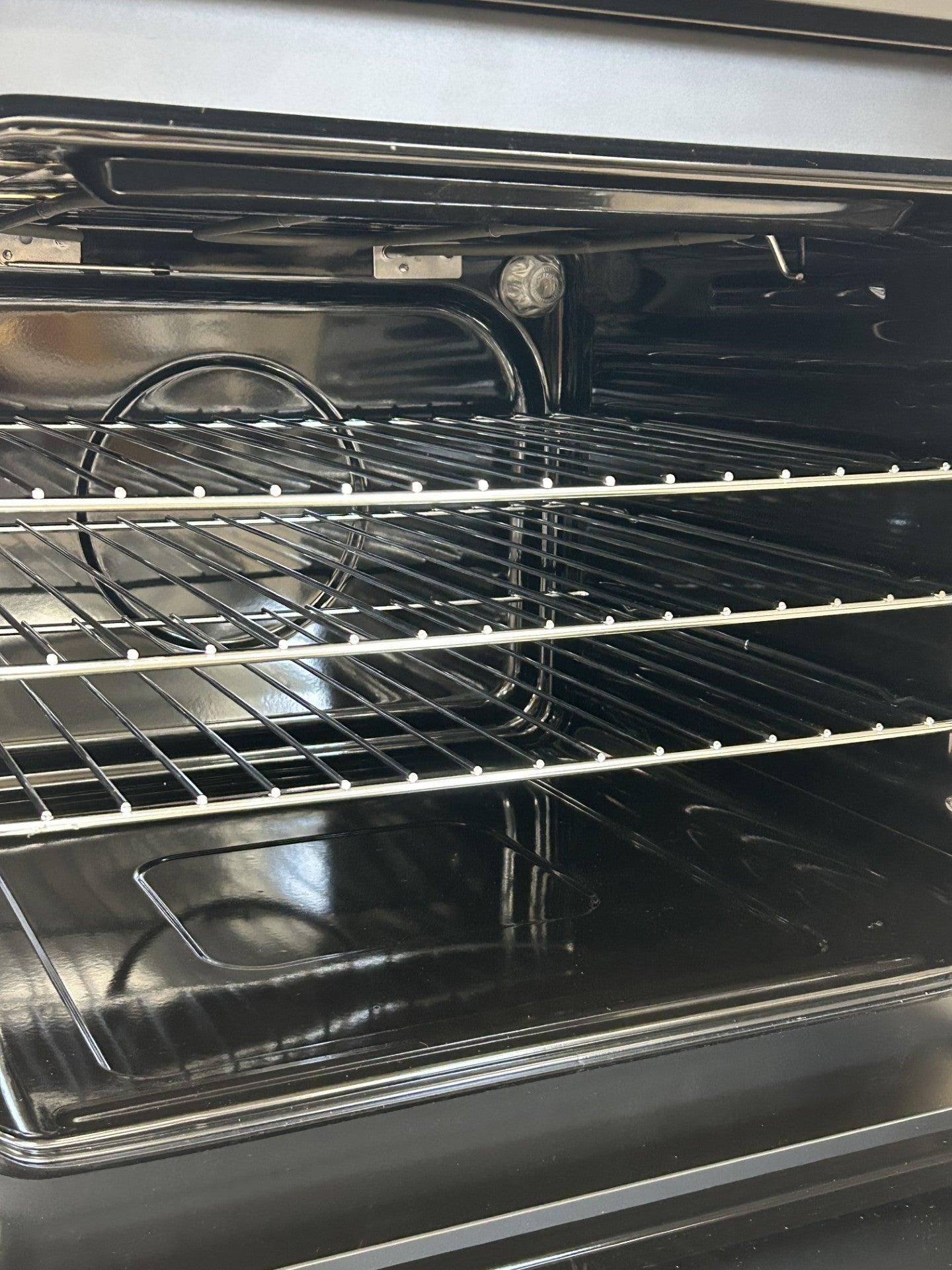 Cooker by Statesman