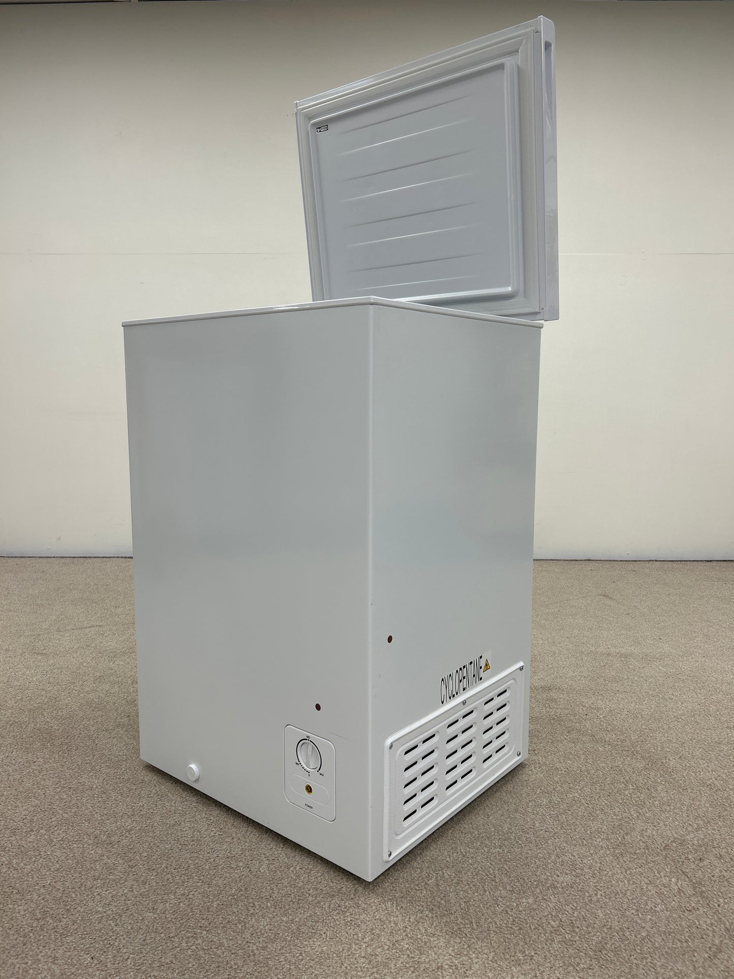Essentials Chest Freezer