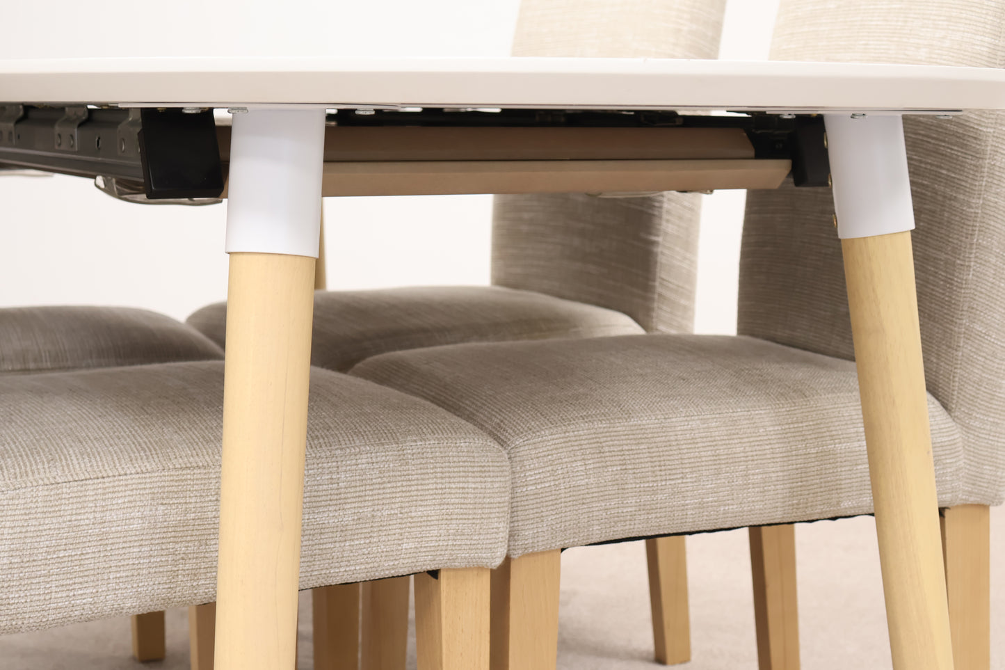 Extendable Table & Chairs