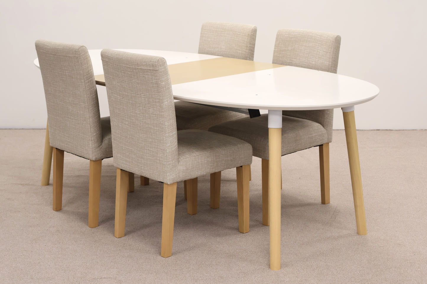Extendable Table & Chairs