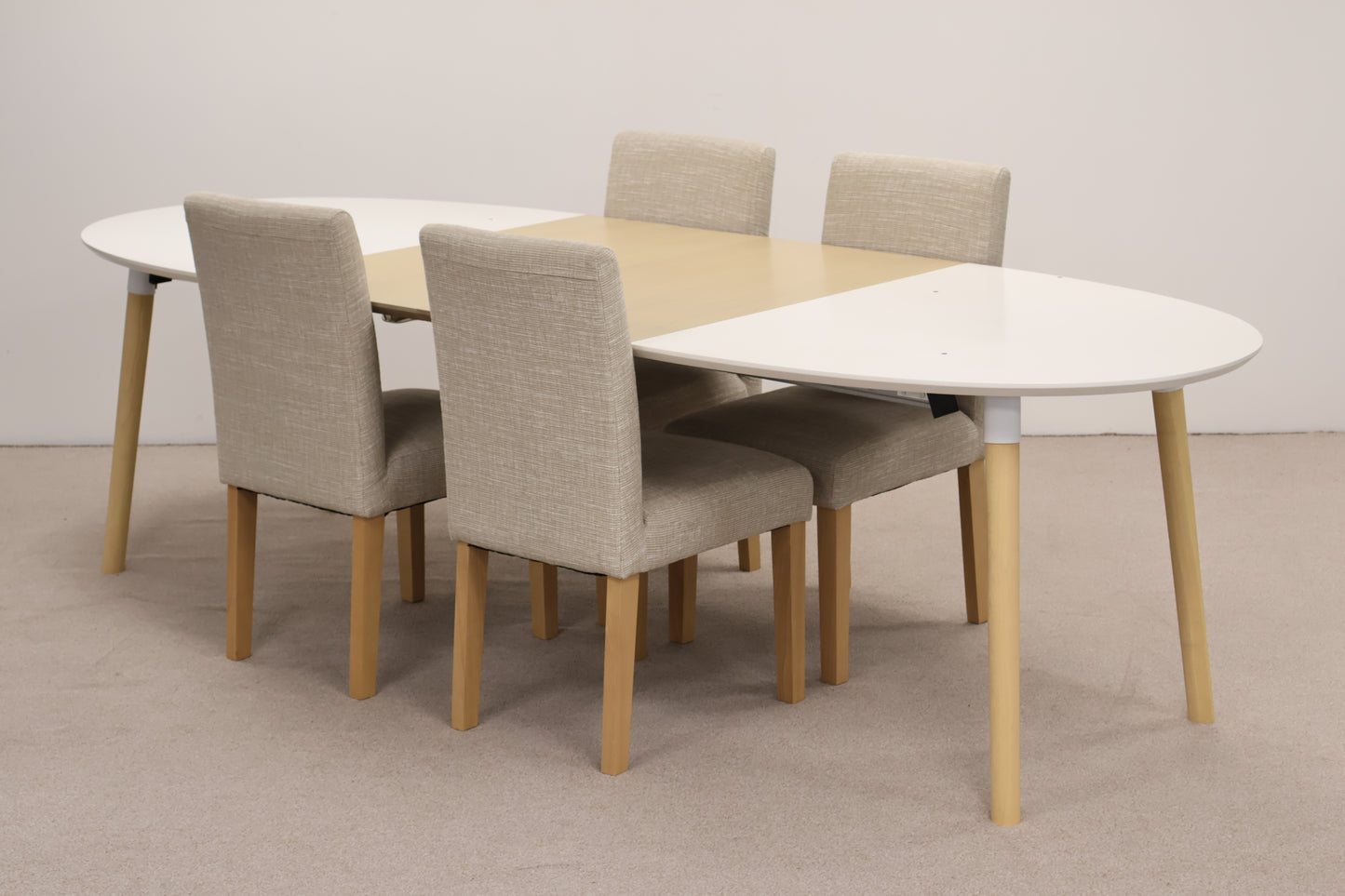 Extendable Table & Chairs