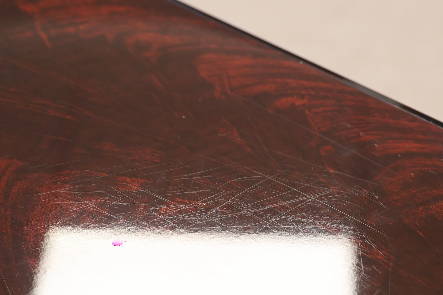 Extendable Gloss Table with Chairs