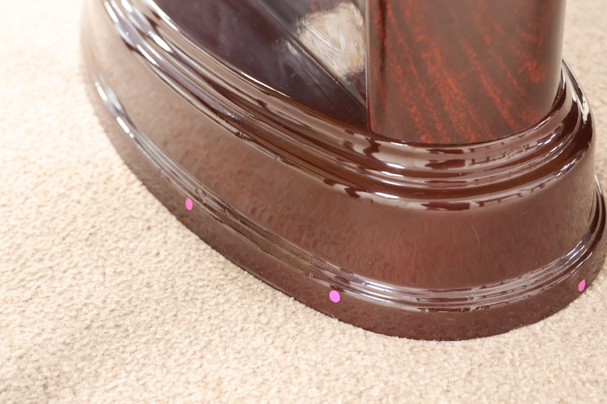 Extendable Gloss Table with Chairs