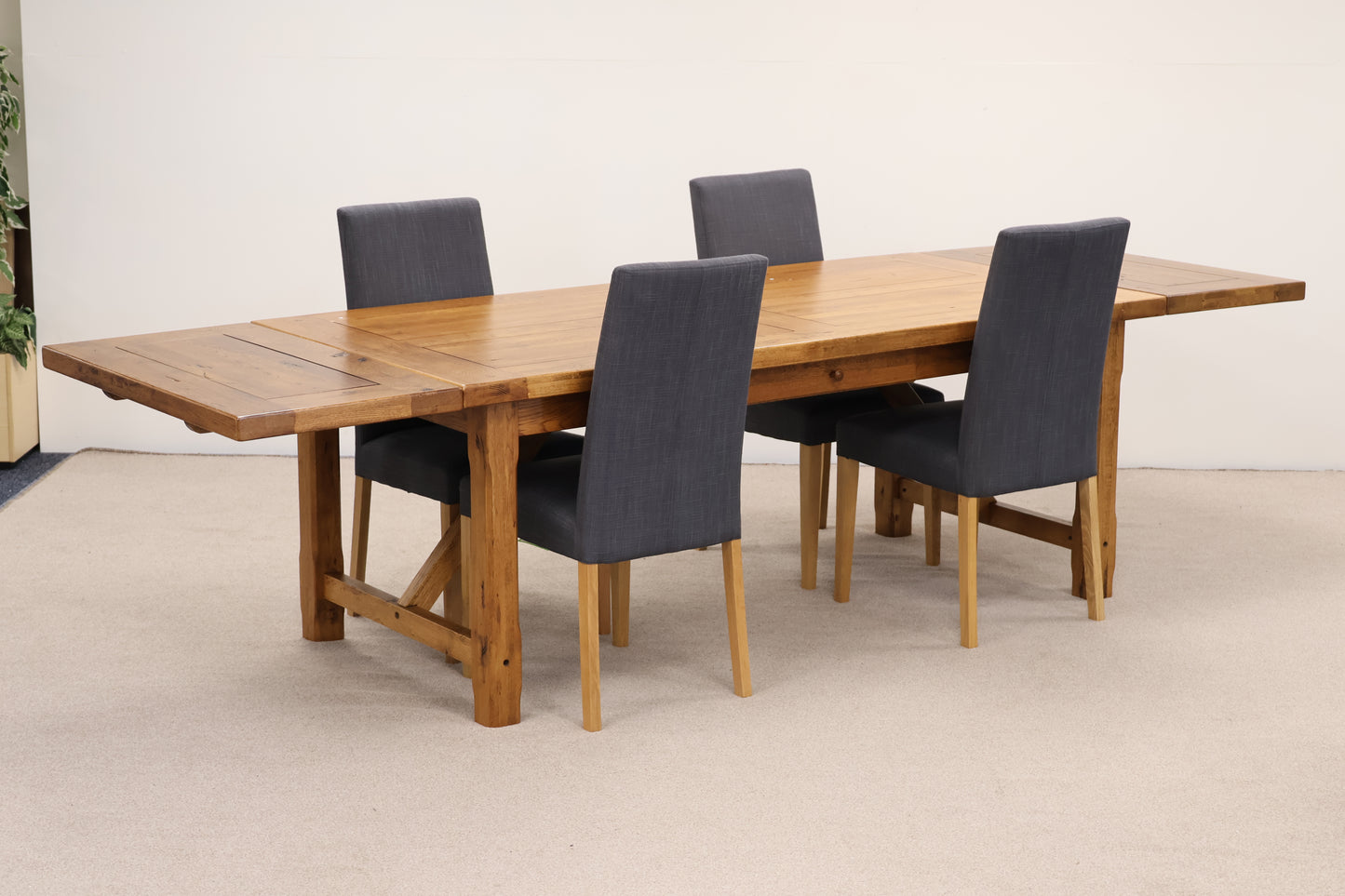 Extendable Solid Oak Dining Table & Chairs
