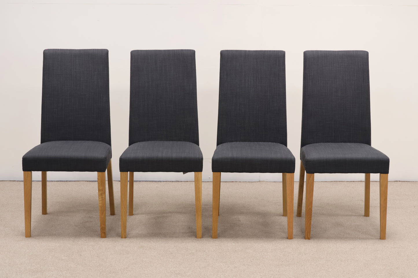 Extendable Solid Oak Dining Table & Chairs