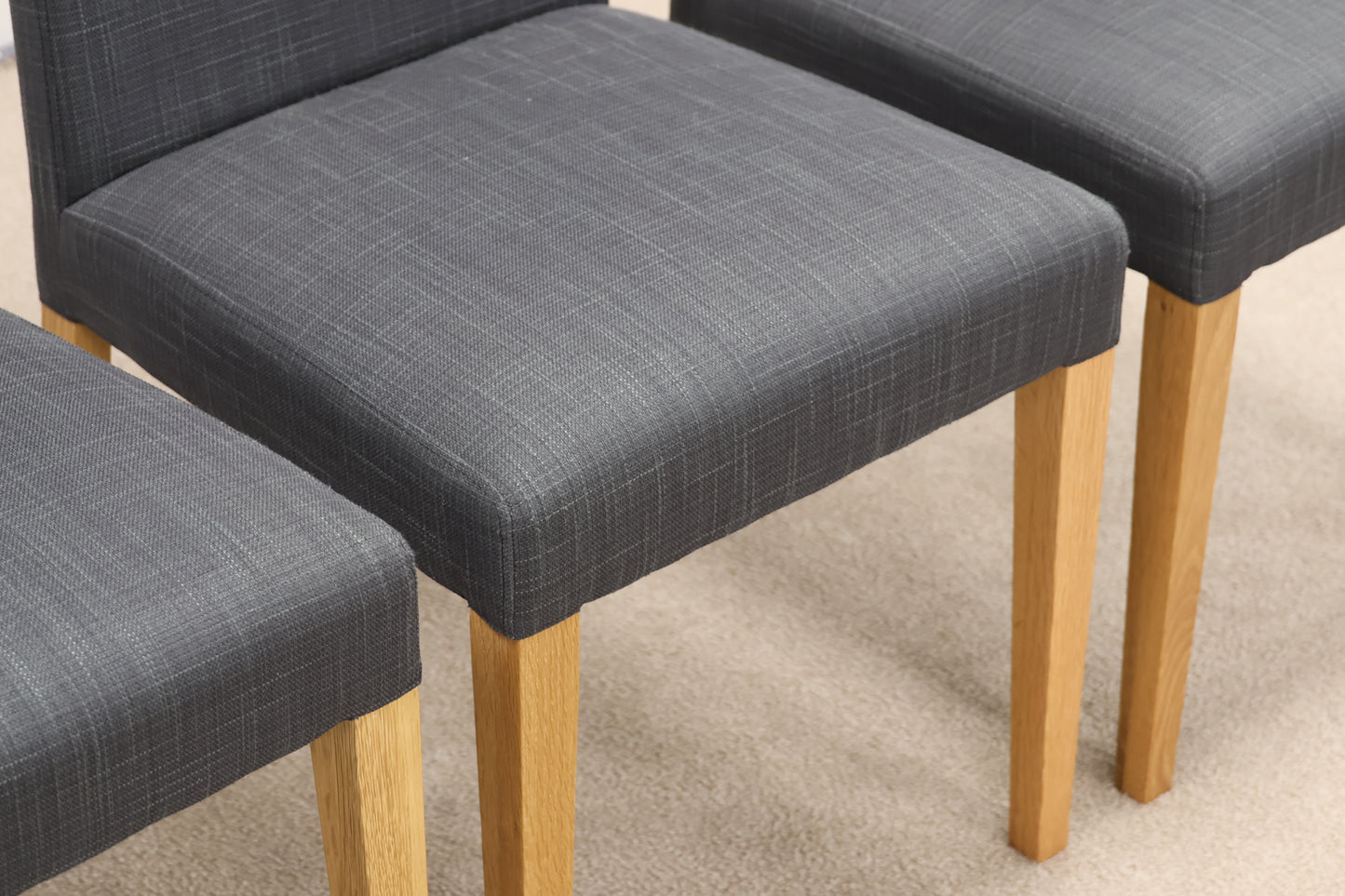 Extendable Solid Oak Dining Table & Chairs