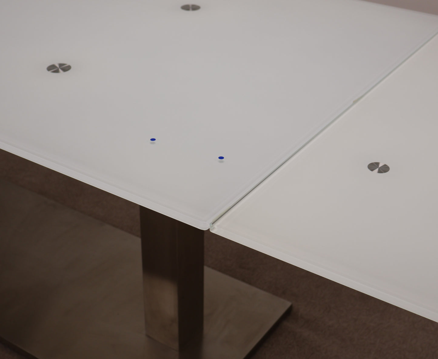 Extendable Glass Table