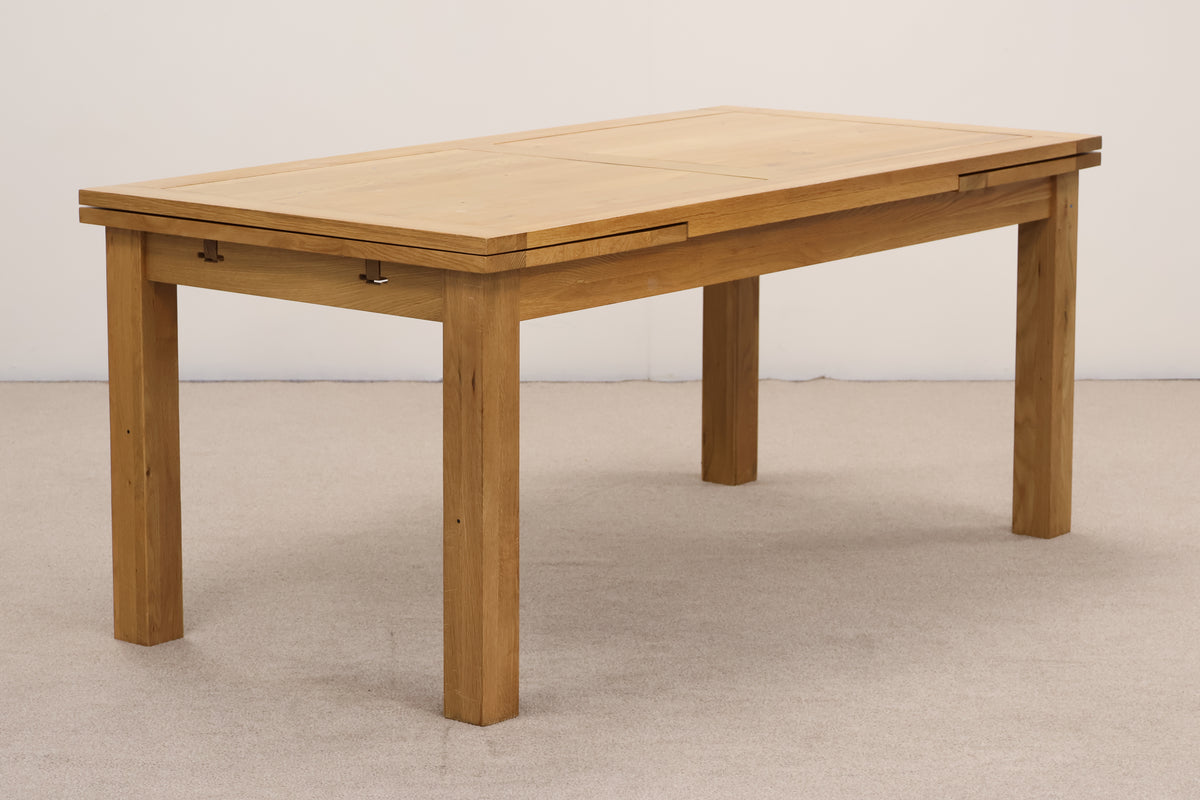 Extendable Oak Dining Table & Chairs