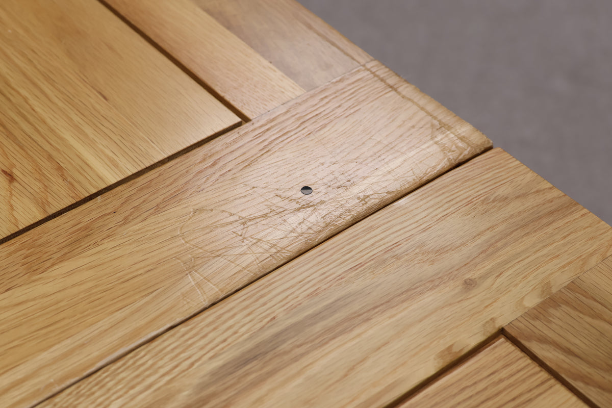 Extendable Oak Dining Table & Chairs