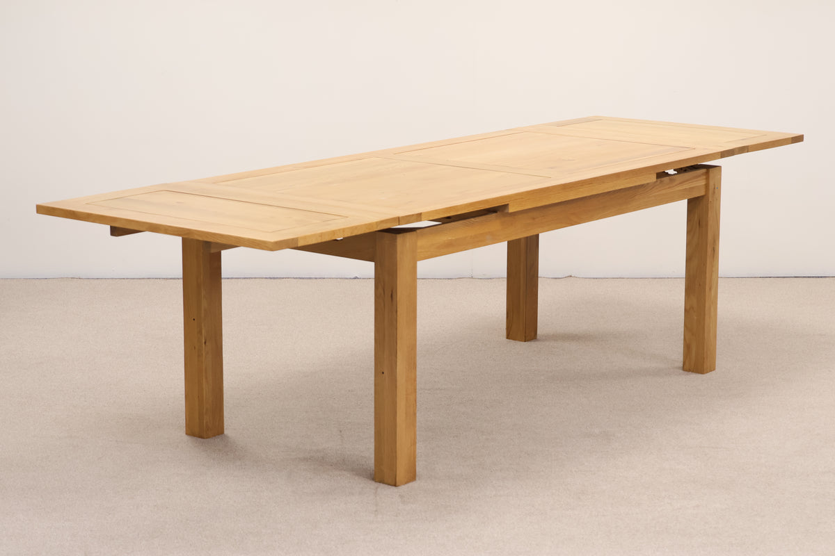 Extendable Oak Dining Table & Chairs