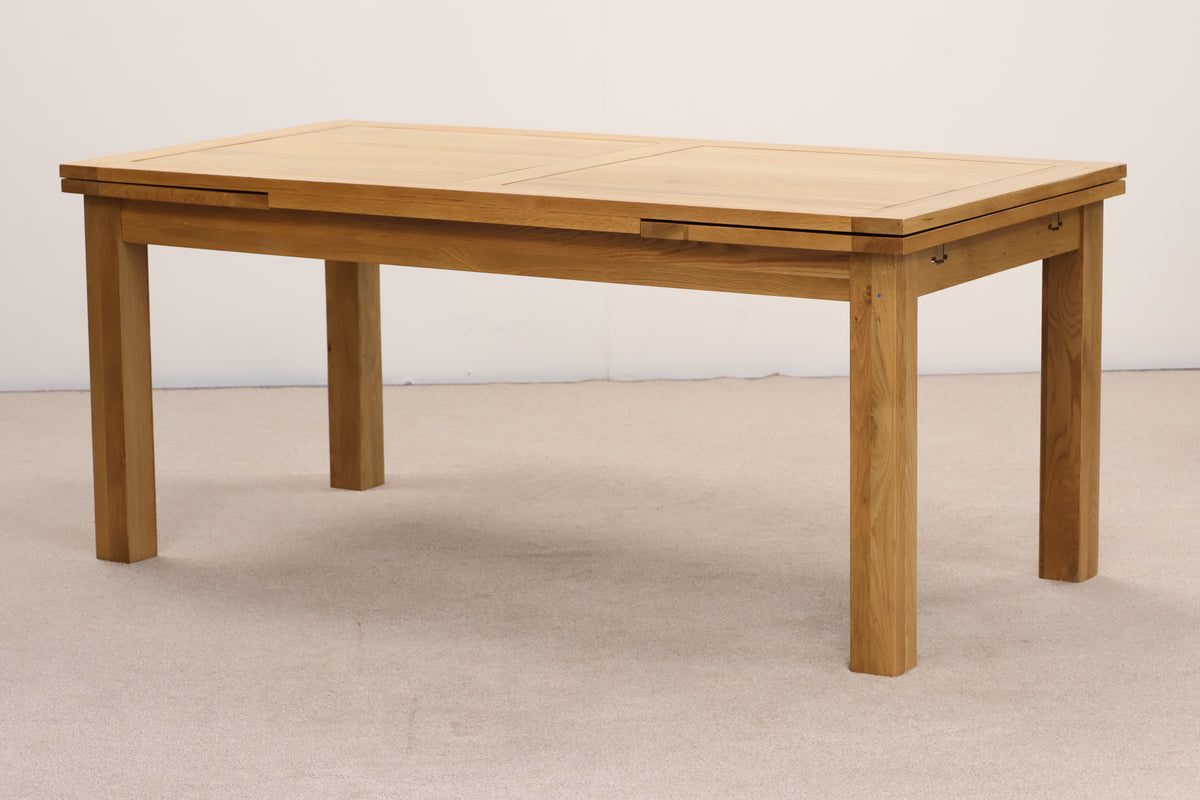 Extendable Oak Dining Table & Chairs