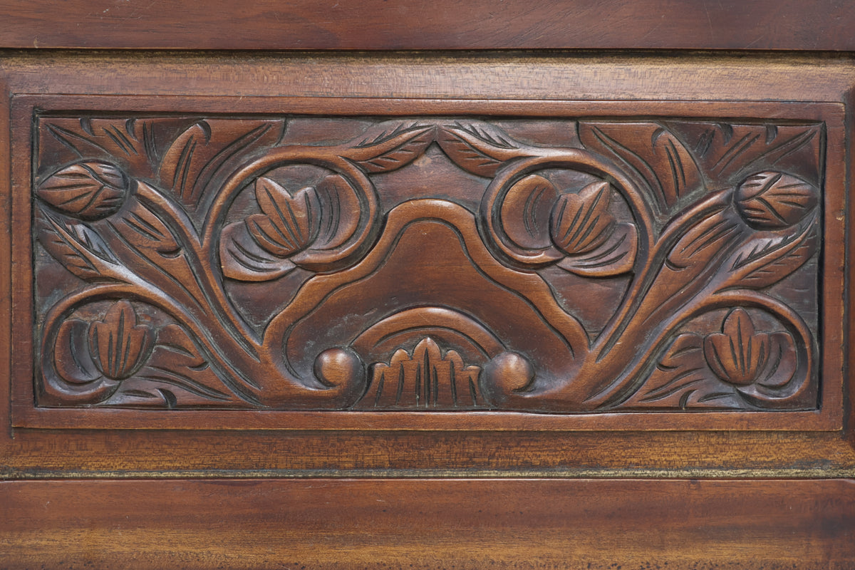 Antique Colonial Style Bench