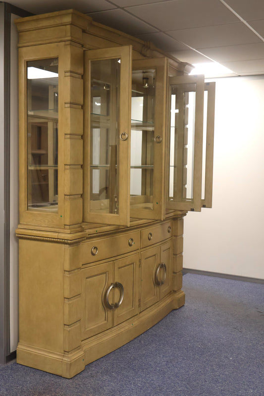 Large Display Unit With Lighting