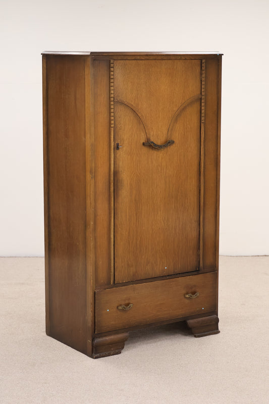 Vintage Wardrobe by Lawrencia