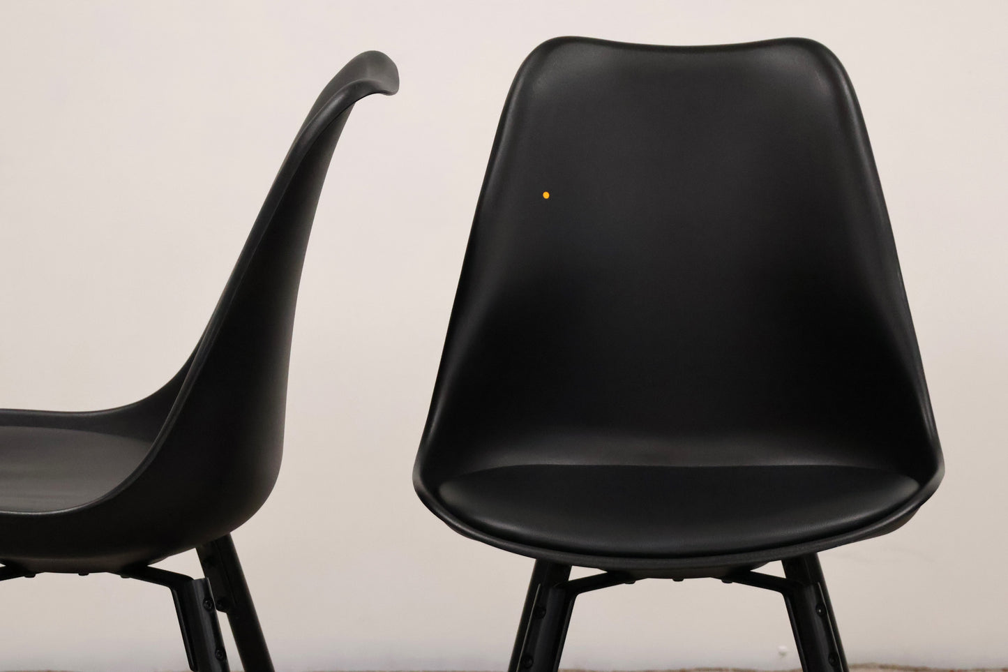 Modern Dining Table & Chairs