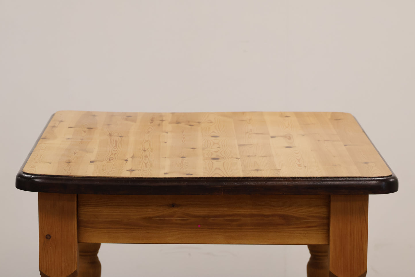 Pine Table by UPCYCLEinc