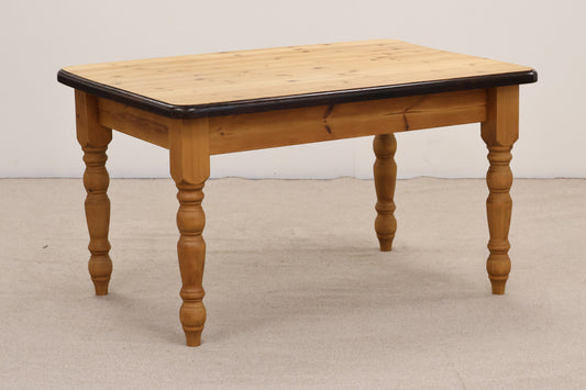 Pine Table by UPCYCLEinc